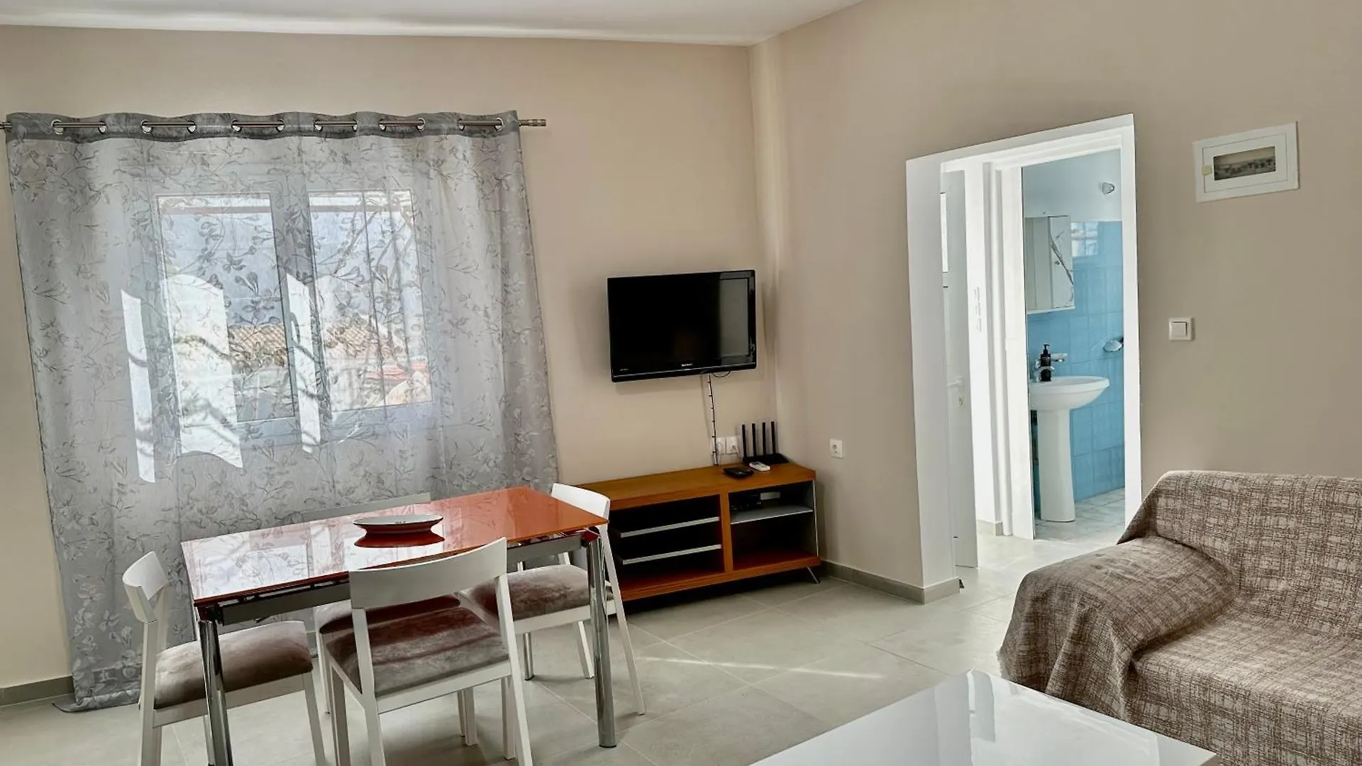 Villa Ksanthi Himare 0*,  Albania